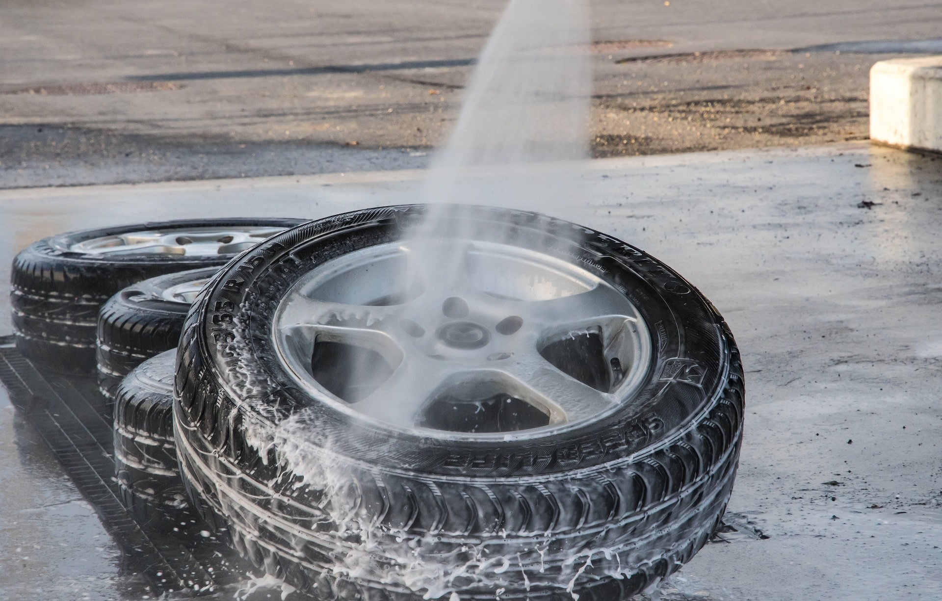 tyre-and-wheel-wash